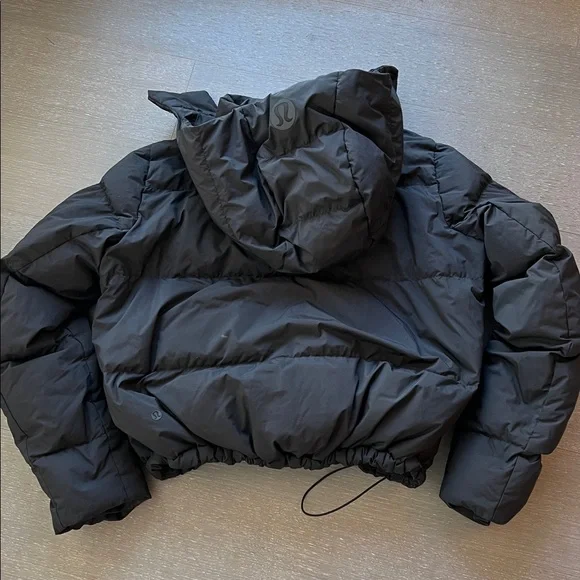 Lululemon Wunder Puff Cropped Jacket
Black Size 8 - Picture 10 of 11